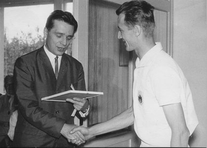 Gratulation an Lothar Krau&szlig;e zur Bahnweihe 1965
